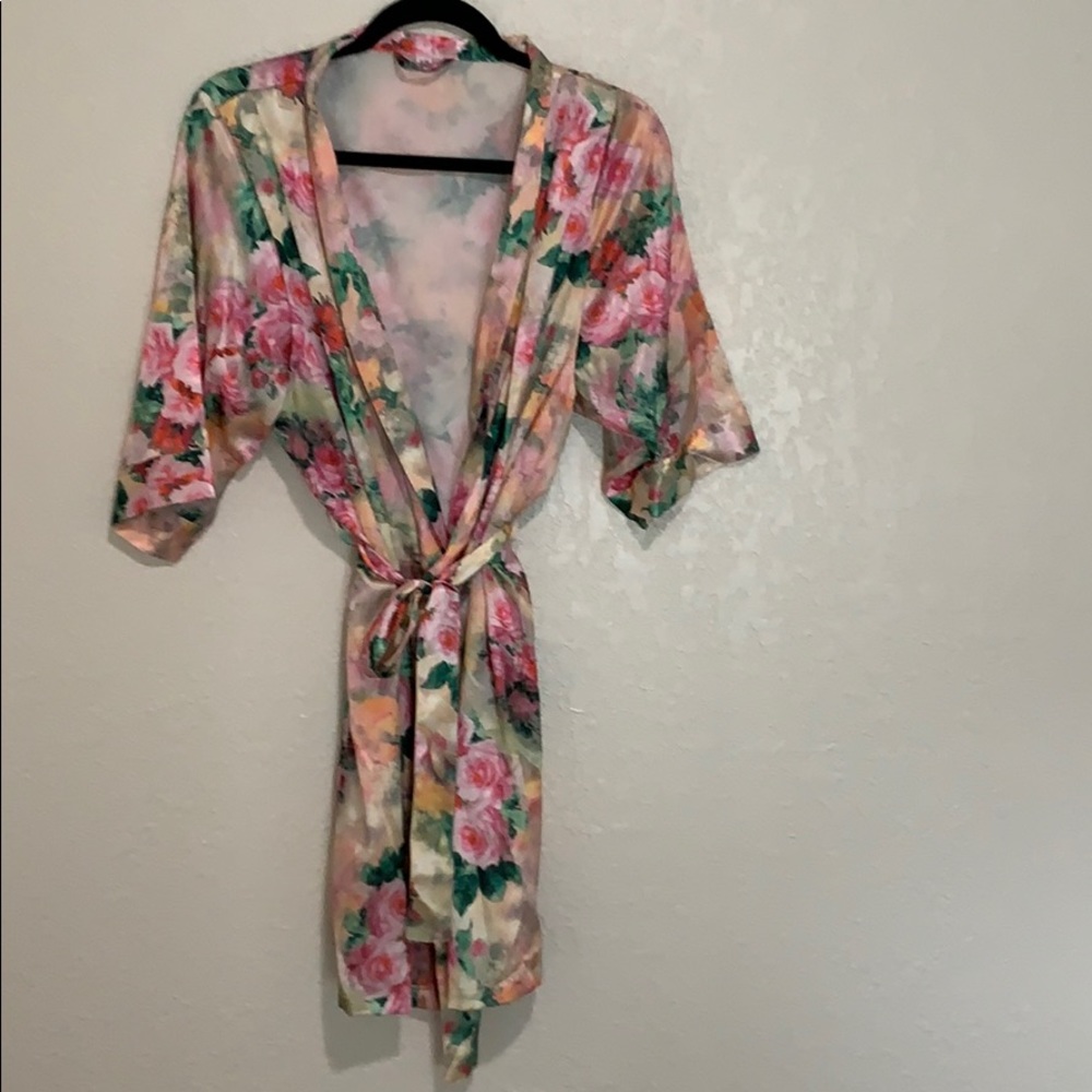 🎈David’s Bridal | Rose 🌹 Robe - Picture 4 of 10